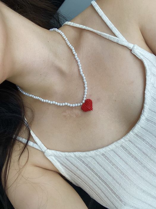 Naszyjnik z pereł i czerwonym sercem, handmade