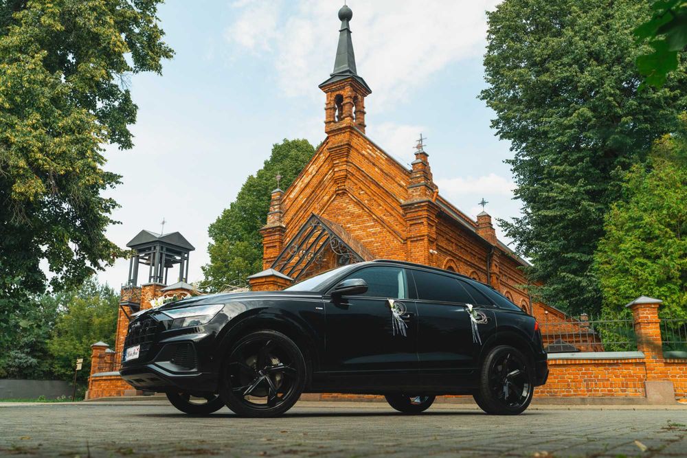 Oferuje przejazd do Ślubu samochodem Audi  Q8 S-line bądź Mercedesem Gle 350
