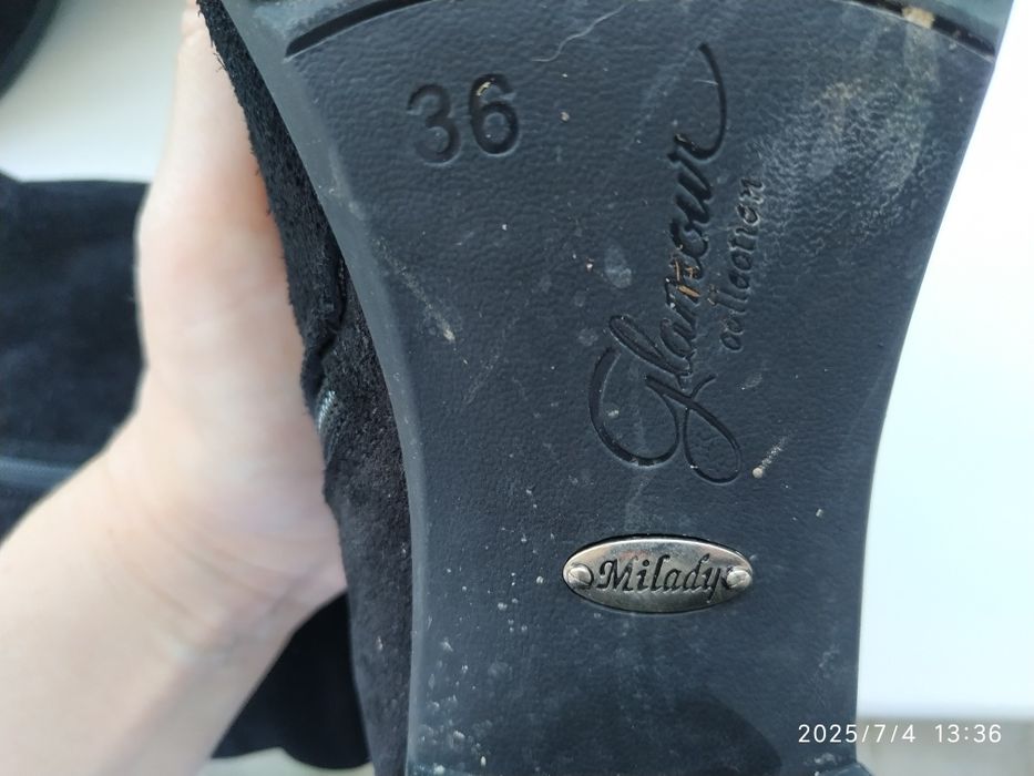 Жіночі чоботи з натуральної замші