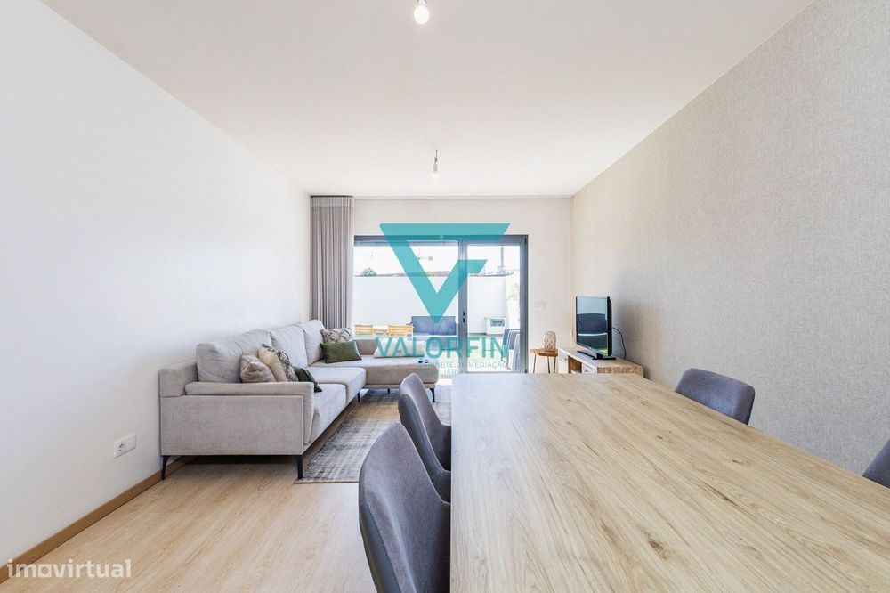 Apartamento T2 c/ Terraço de 95m2 + Garagem / Marinha Grande