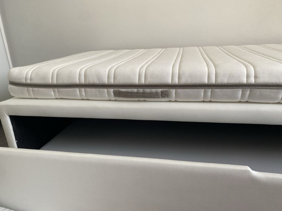 Cama com gaveta elevatória (cama dupla ou arrumacao)
