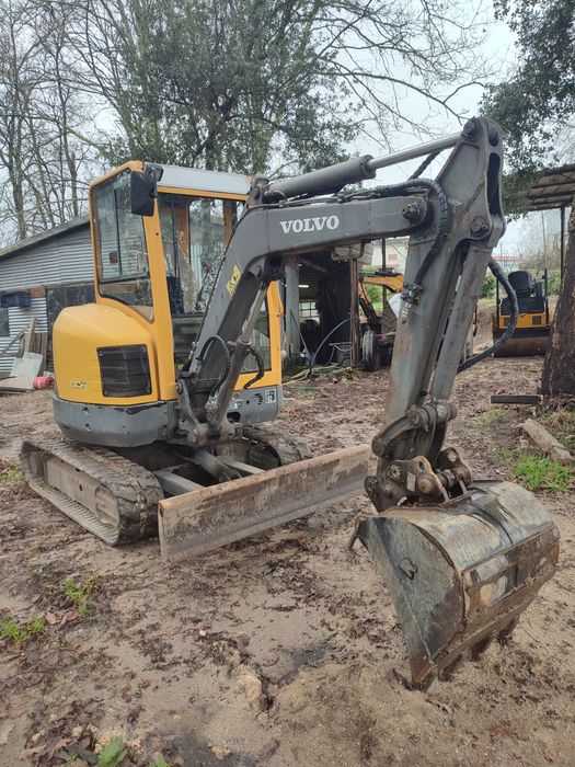 Mini,-Giratória -Volvo ECR 28 -Raio zero