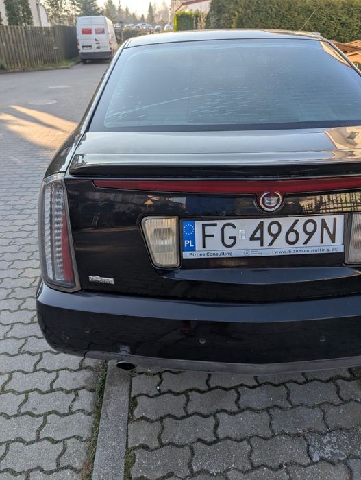 Czarny Cadillac Sts 3.6 benzyna gaz lpg europa