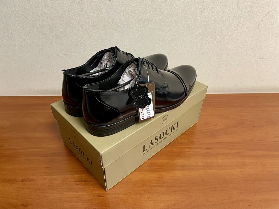 NOWE eleganckie półbuty skórzane lakierowane Lasocki 44