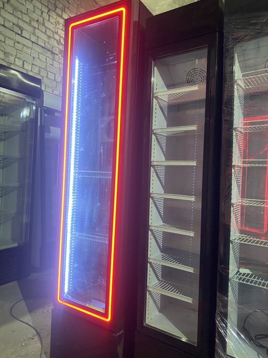 Узкий холодильник Холодильный шкаф для напитков Ретро холодильник