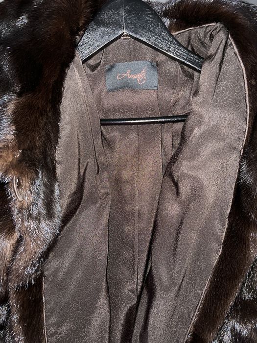 Шуба норкова Amato / Black Nafa с капюшоном