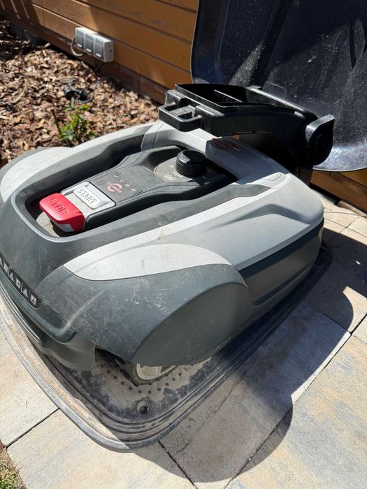 Robot koszący Cramer RM1000 + stacja z daszkiem, 1000m2, sprawny
