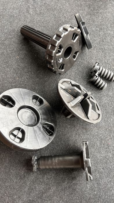 Кріплення запасного колеса Mercedes w204,w205,w211,w212,w164,w166