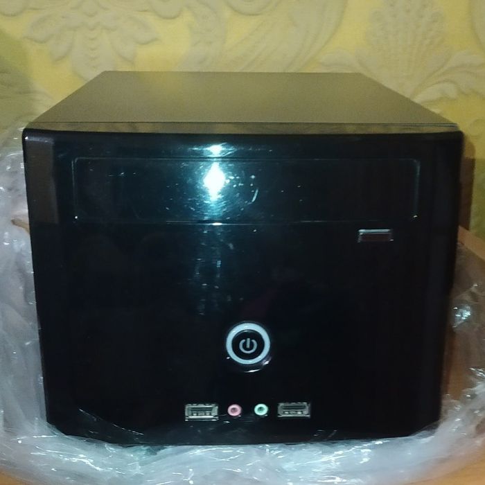 Комп'ютер mini ITX Intel Atom 2Gb