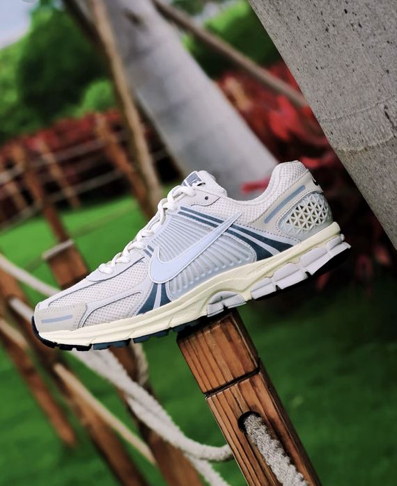 Оригінальні Кросівки Nike Air Zoom Vomero 5 Platinum Tint зум вомеро