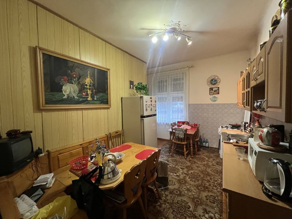 Здам в будинку 1 кімнату велику