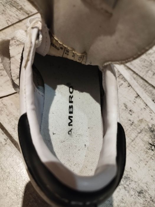 Buty piłkarskie Ambro halówki