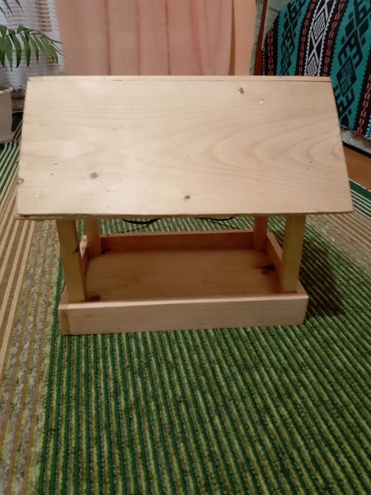 Годівничка для птахів