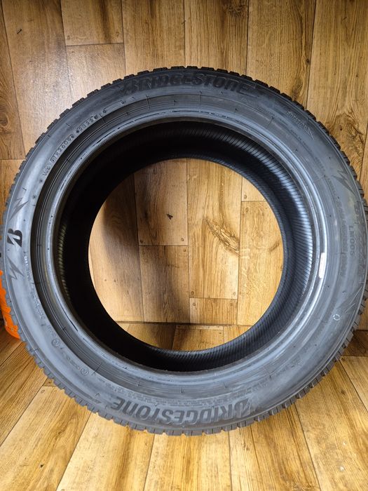 245/45/18 Bridgestone Para zima 7mm 2022r