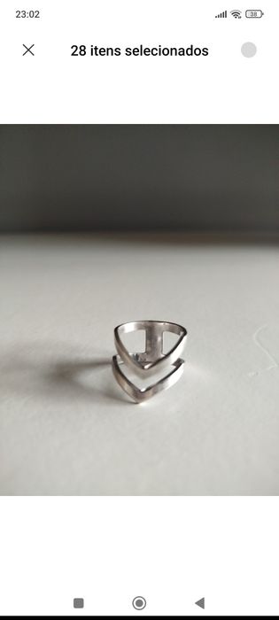 Anel em prata em forma de V