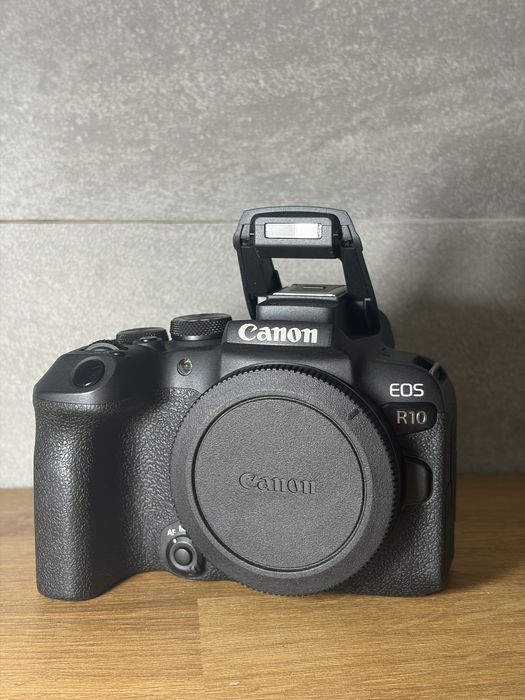 Vendo canon r10 (corpo)