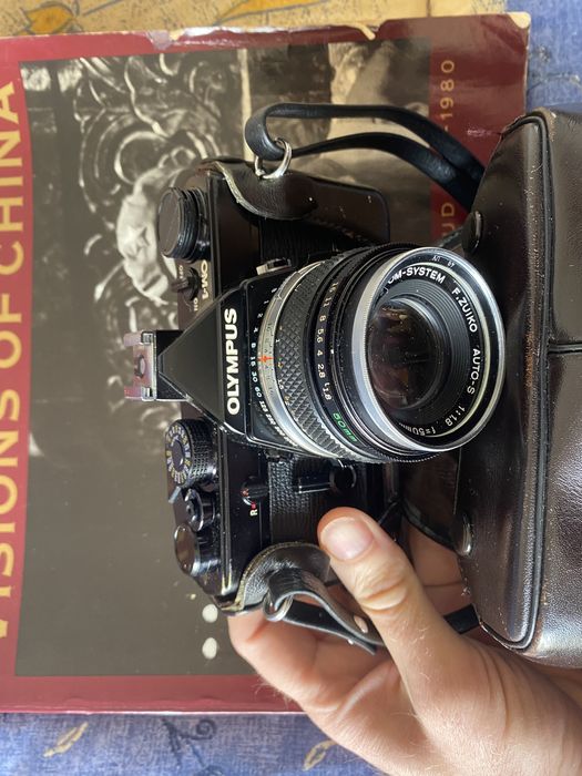 Olympus OM-1 + 1.8 50mm F. Zuiko (quase nova, versao preta)