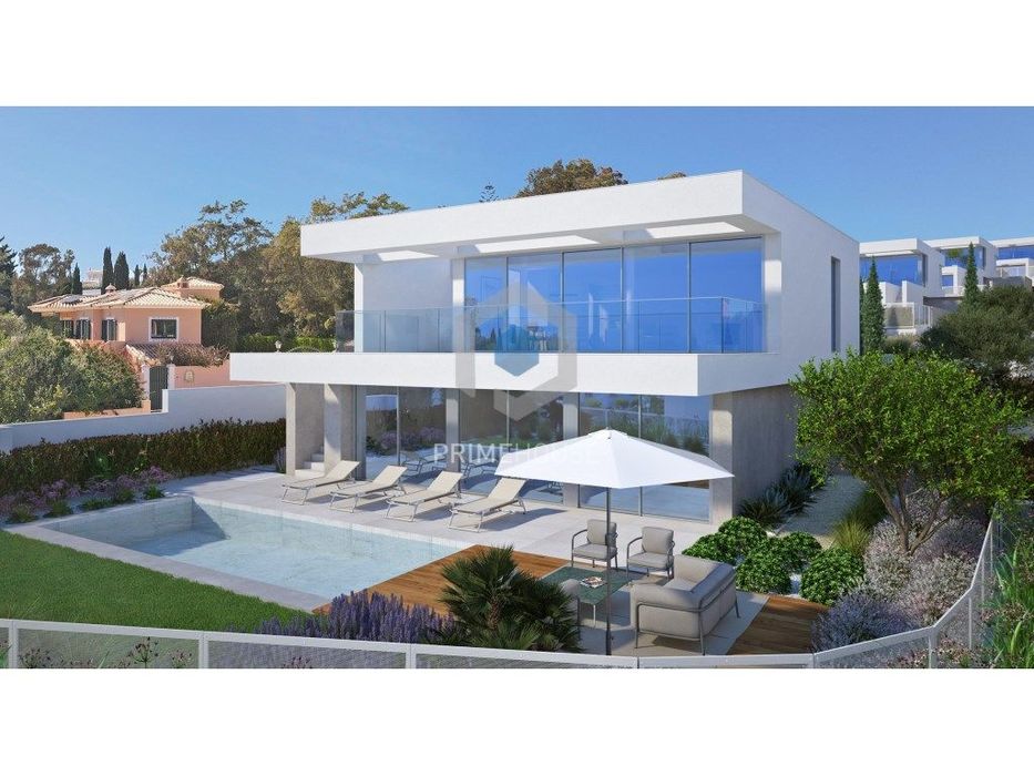 Moradia T3 de Luxo com Piscina e Vista Mar