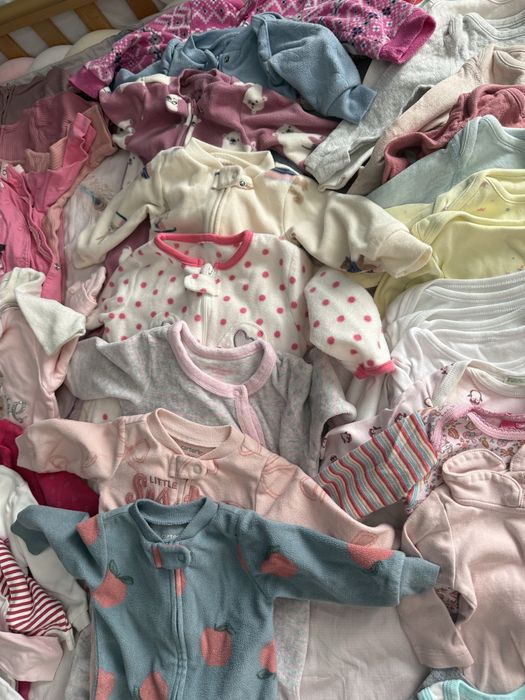 Комплект одягу 0-3 та 3-6 міс на дівчинку