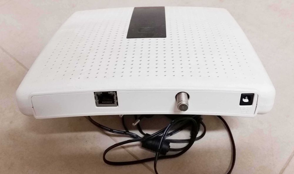 Modem - Router - ONT - Switch (Alcatel, Thomson, PT, Sitecom)