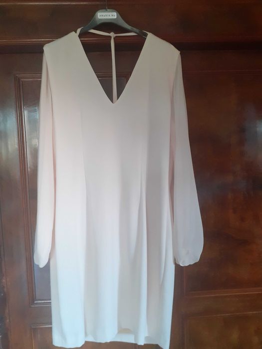 Elegancka sukienka w kolorze ecru