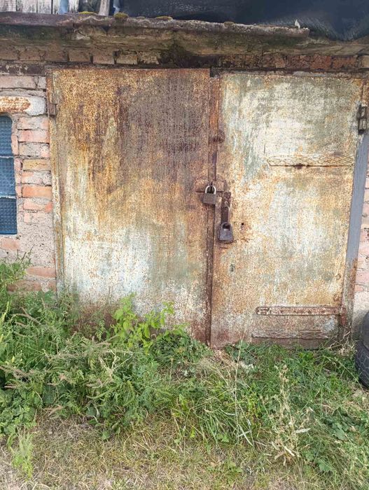 Гараж з місцем цукровий завод