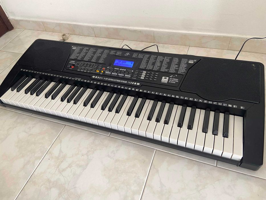 Teclado Musical - 61-KEY Lighting electrionic keyboard MK-825 - Ótimo Estado