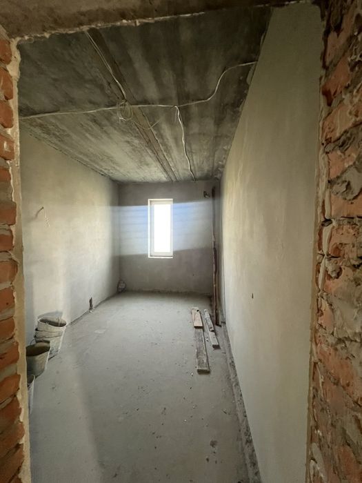 Продається великий будинок с. Чернихівці.
