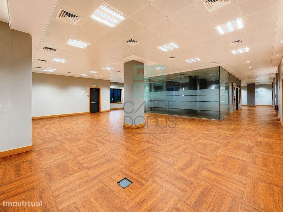 Espaçoso e requintado escritório no Centro Empresarial da Beloura, ...