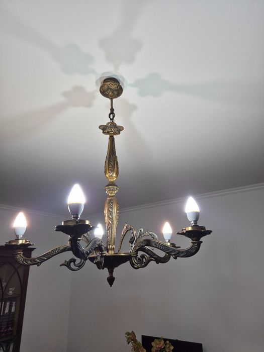 Lustre Vintage 6 Braços em Bronze/Latão Maciço – Estilo Clássico