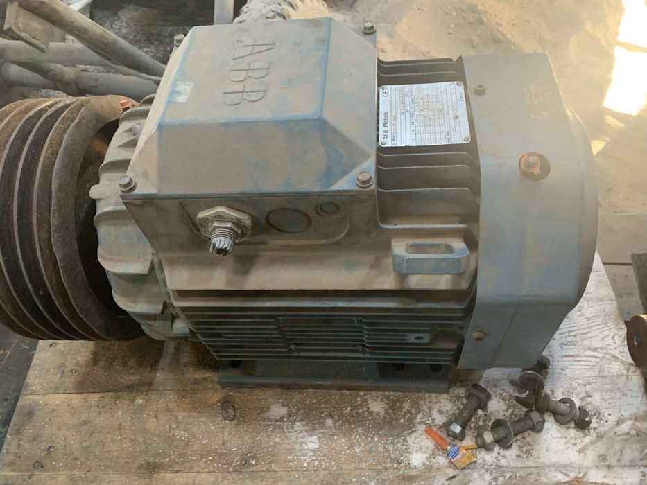 ABB    Двигун 4 Квт  710 обертів  Швеція