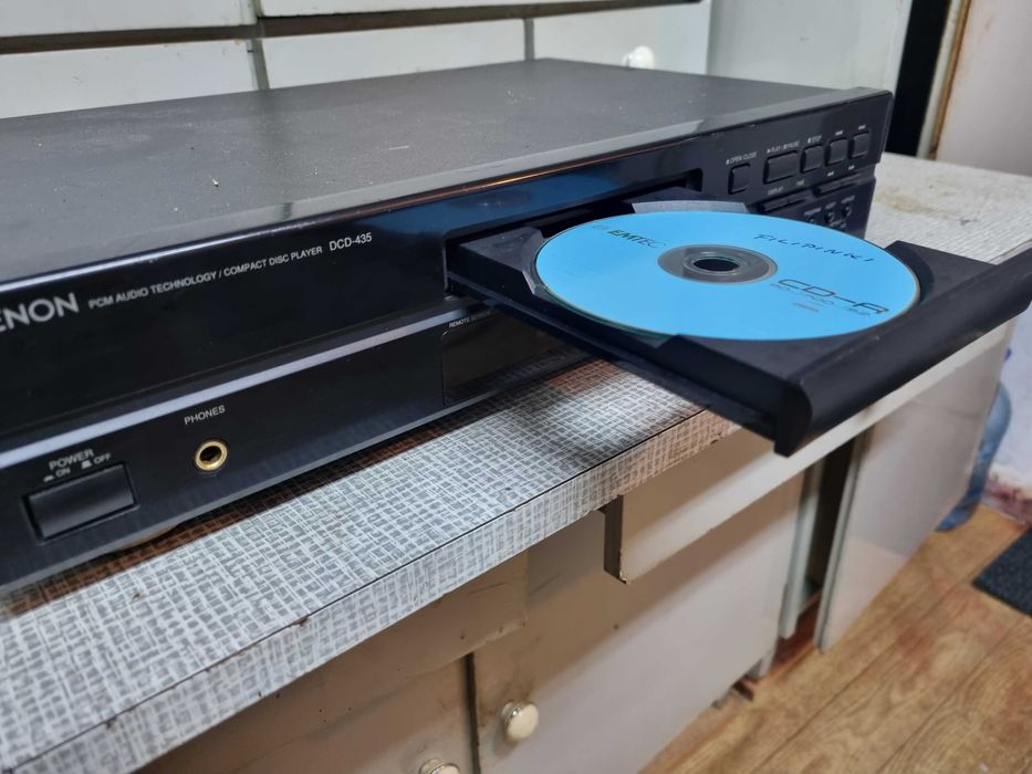 DENON DCD-435. Disc player.