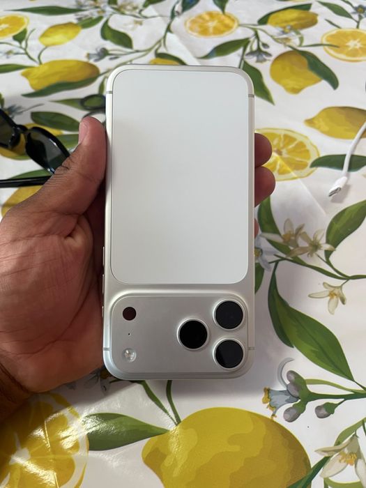 IPHONE 17 Pro max