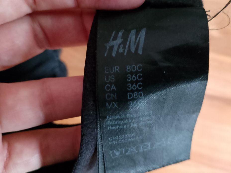 Gładki czarny biustonosz stanik H&M 80C
