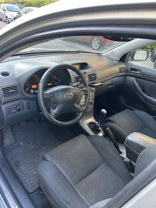 Toyota avensis d4d 2.0
