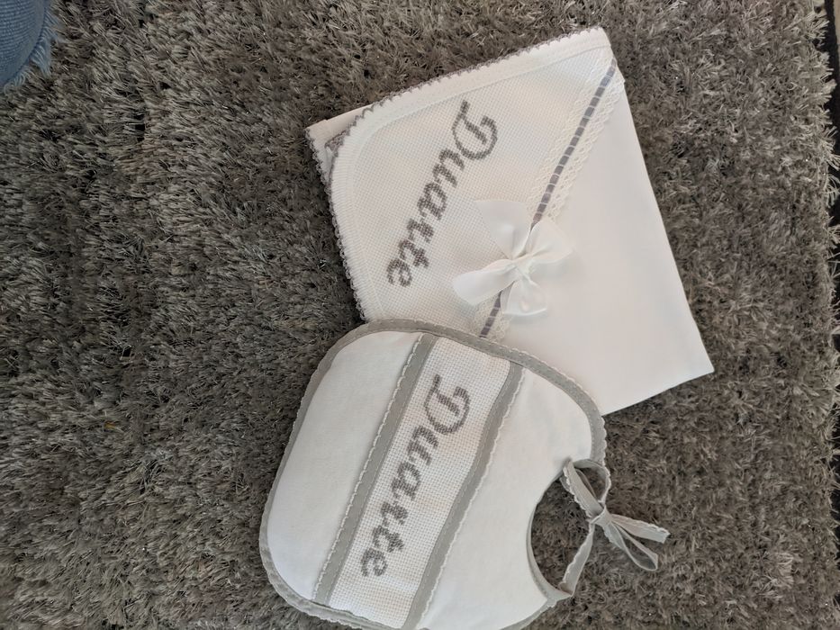 Conjunto de fralda e babete