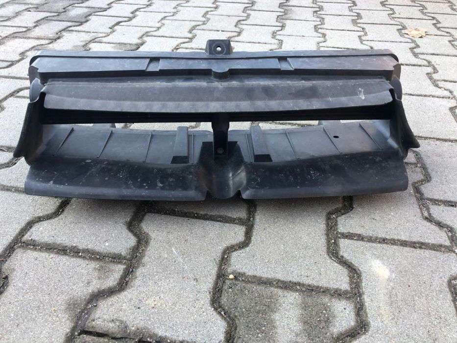 żaluzja do pasa przedniego bmw 1 e87 e88 disel