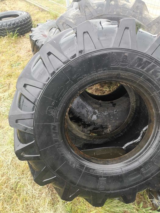 Opona Michelin 445/70r19.5 mecalac 18r19.5