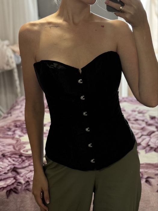Корсет чорний атласний розмір М