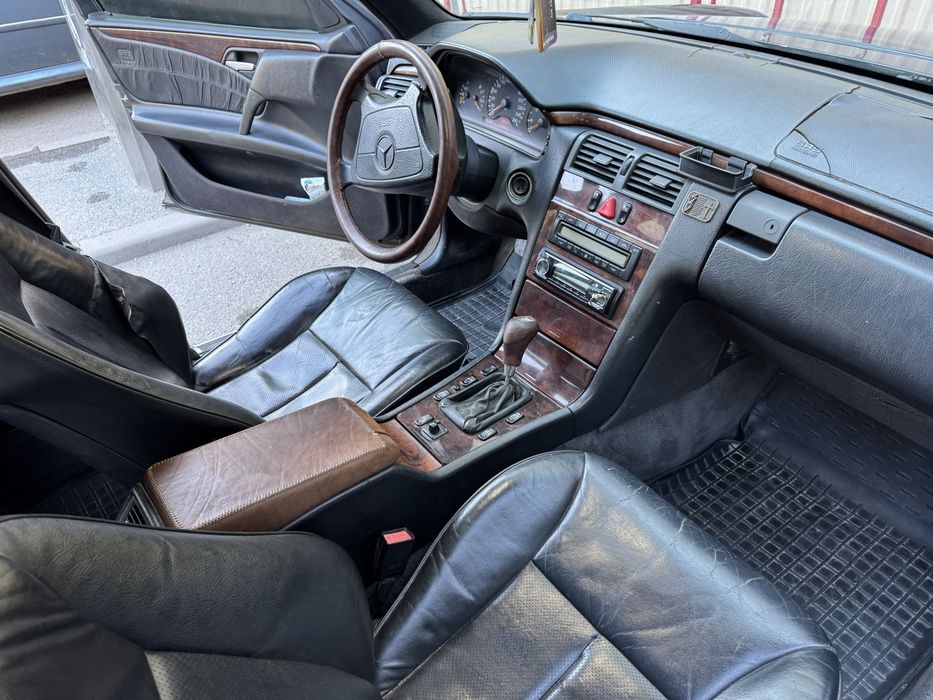 Мерседес E250 w210