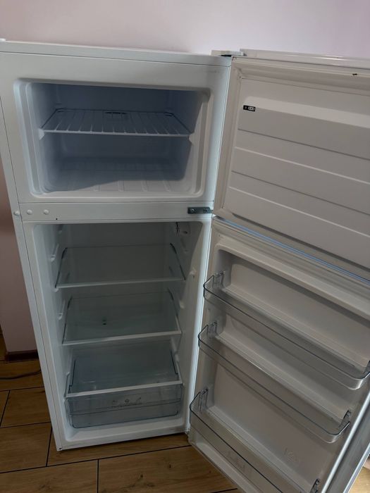 Холодильник в ідеальному стані