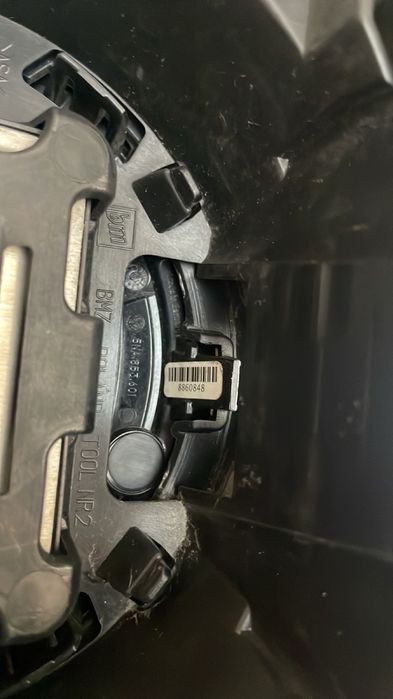 Решітка VW Tiguan 17- r line з радаром нижня решітка бампера Оригінал