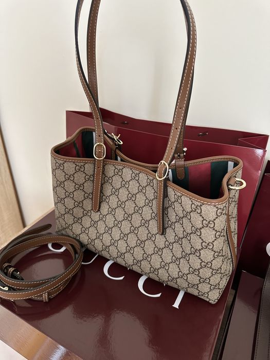 Сумка гучі гучи gucci emblem medium tote bag