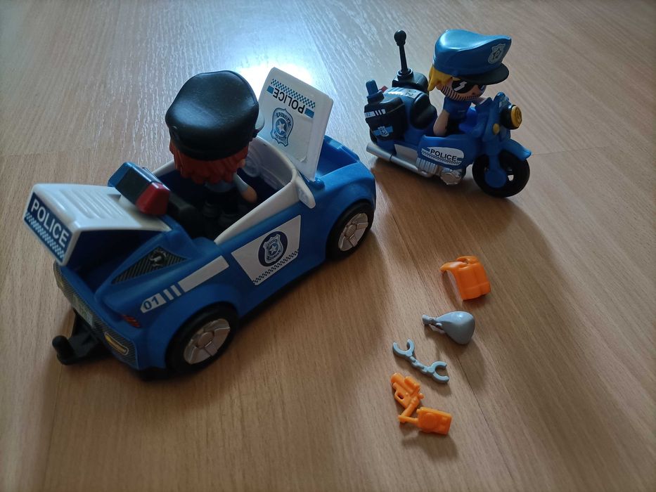 Pin pon carro e mota da policia