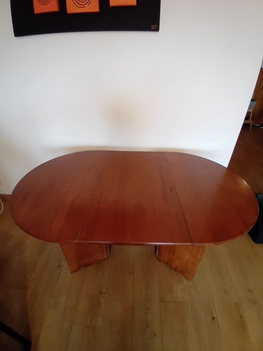 Mesa em madeira maciça