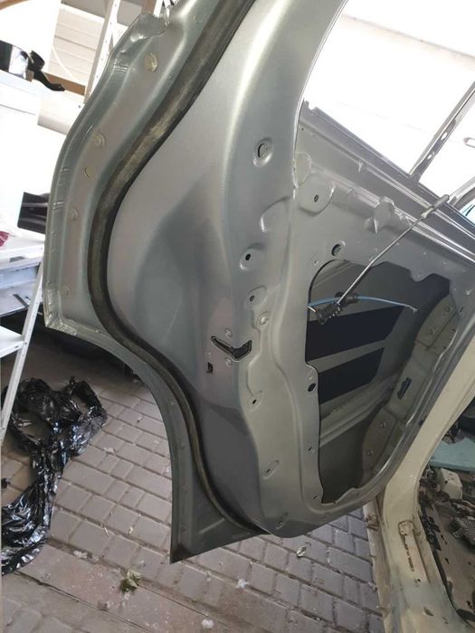 Двері голі задні ліві Mercedes W167 GLE 350 450 A1677308111