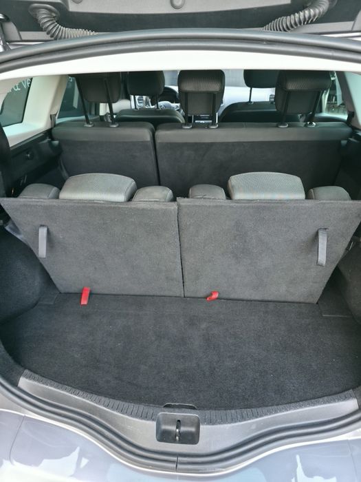 Renault Scenic / 138.500 km / 7 Lugares