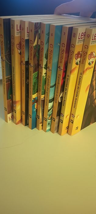 Os nove primeiros livros da coleção do Geronimo Stilton
