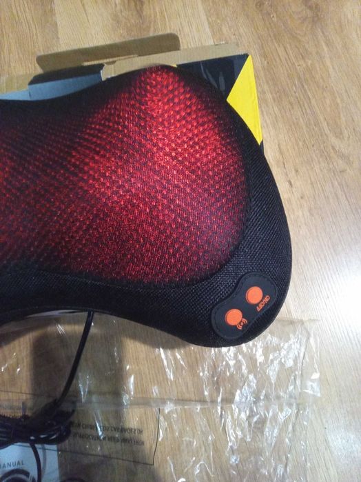 Masażer z opcją grzania do karku i ramion