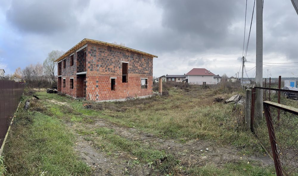 Продаж 2 дуплексів на ділянці 14 соток ! Центр. комунікаціі, асфальт!